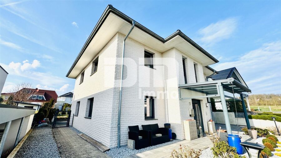 Luxeriöse Stadtvilla mit exklusiver Ausstattung in Traumlage mit vielen hochwertigen Extras - Seitenansicht